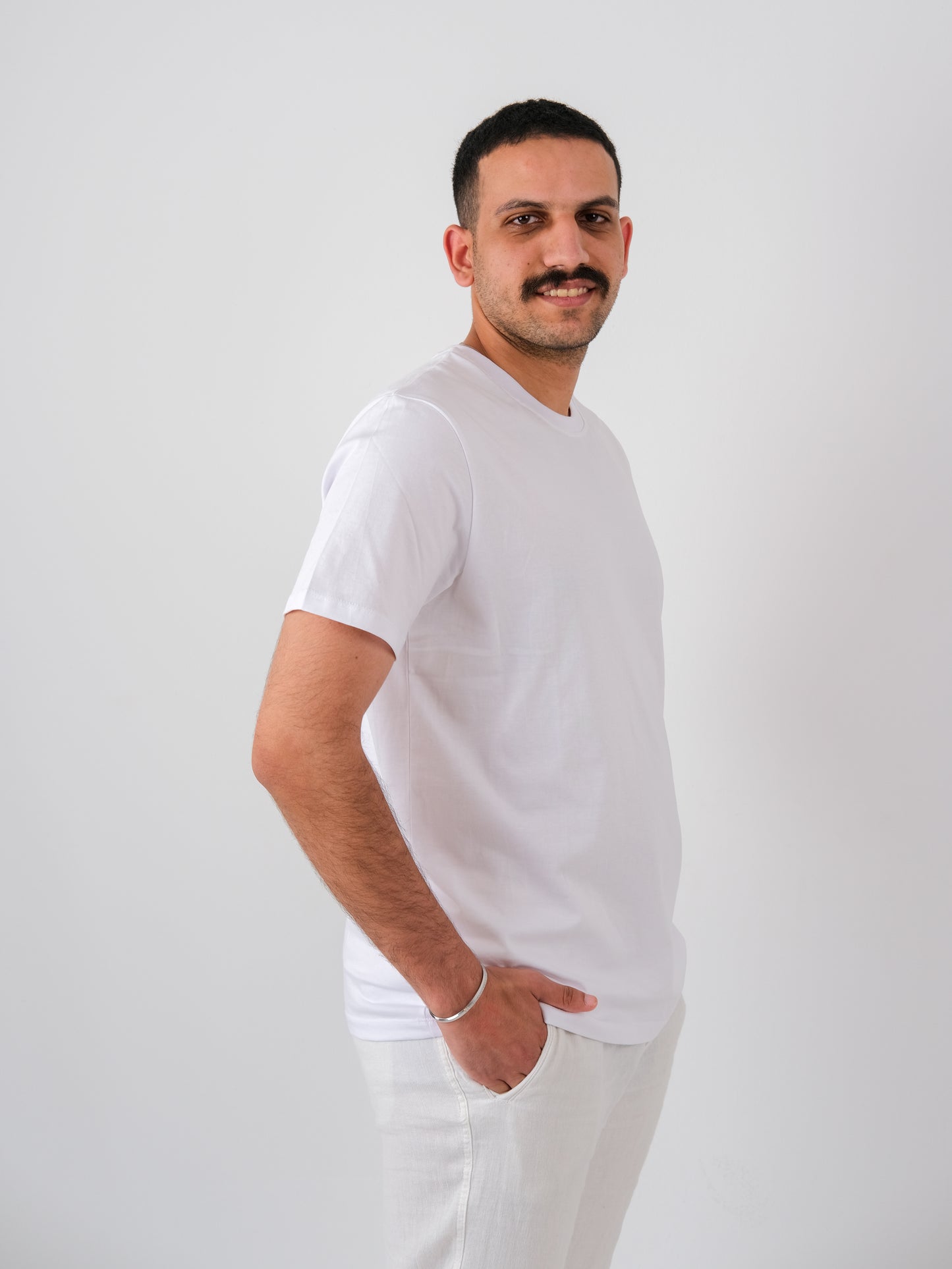 تي شيرت أساسي