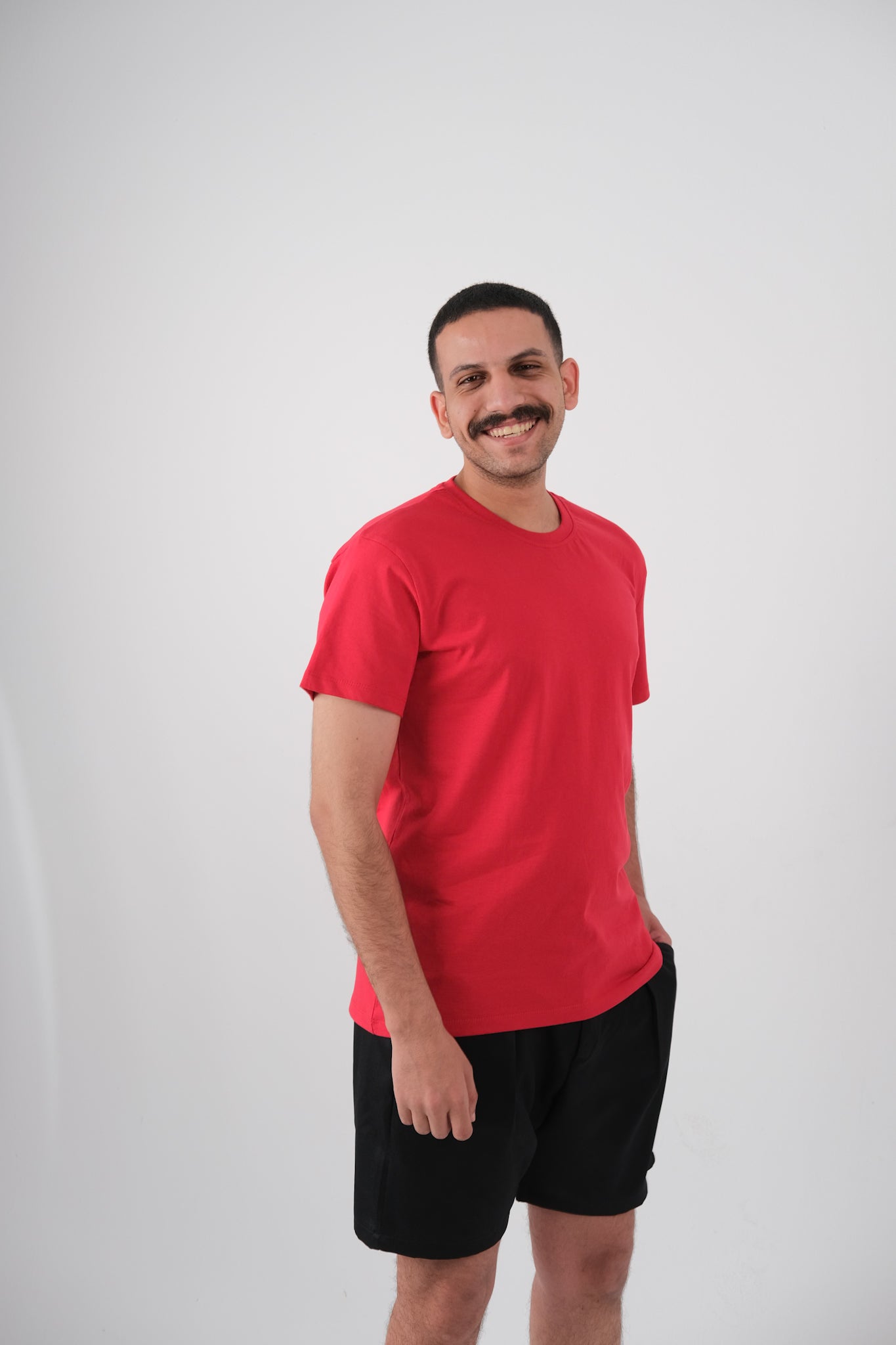 تي شيرت أساسي