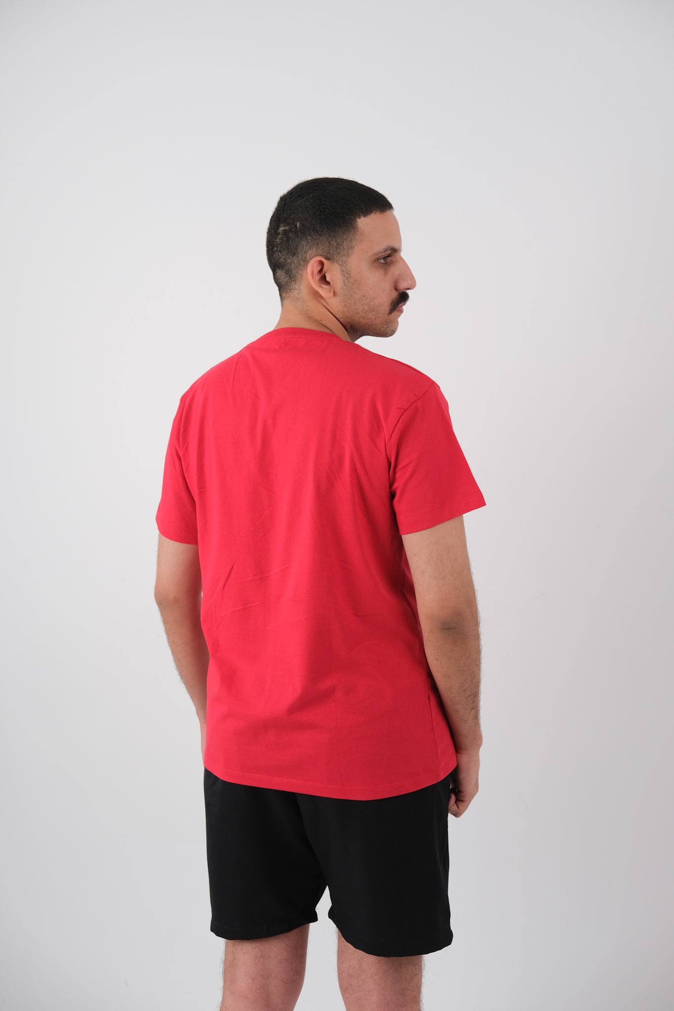 تي شيرت أساسي