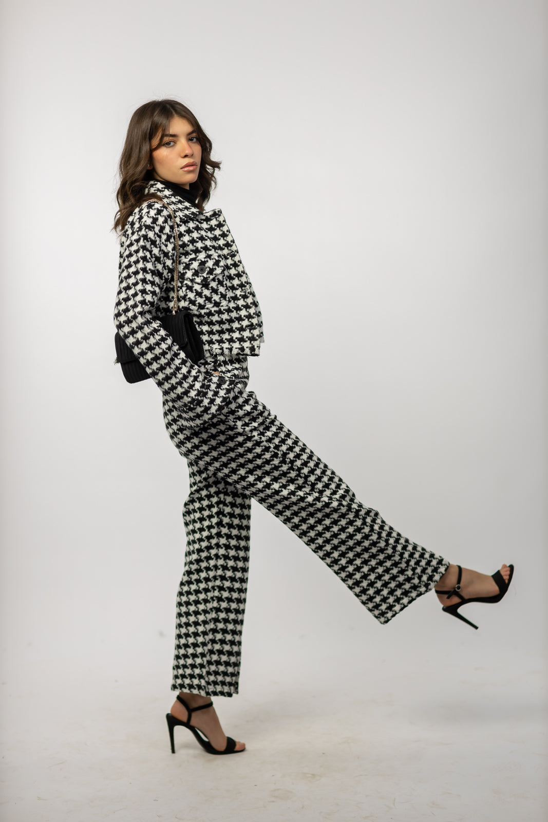 Straight fit trousers with front slit