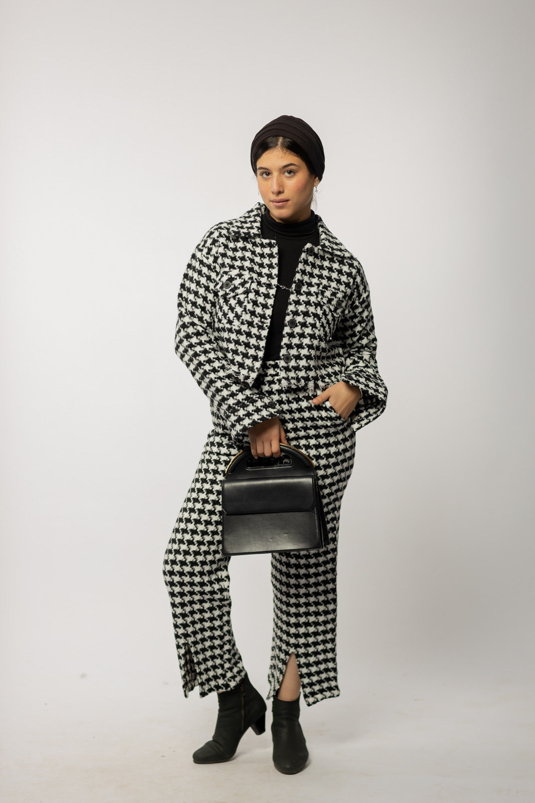 Signature checkered set