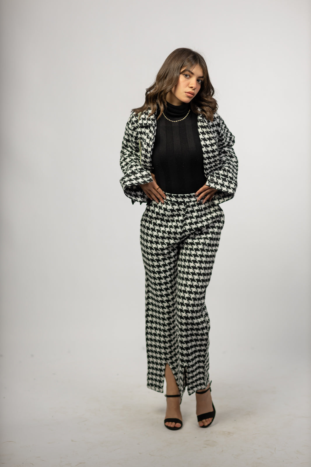 Straight fit trousers with front slit