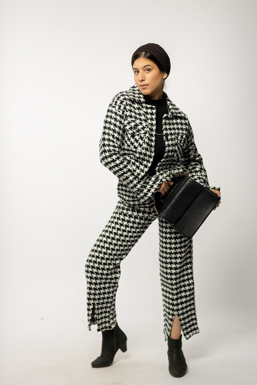 Signature checkered set